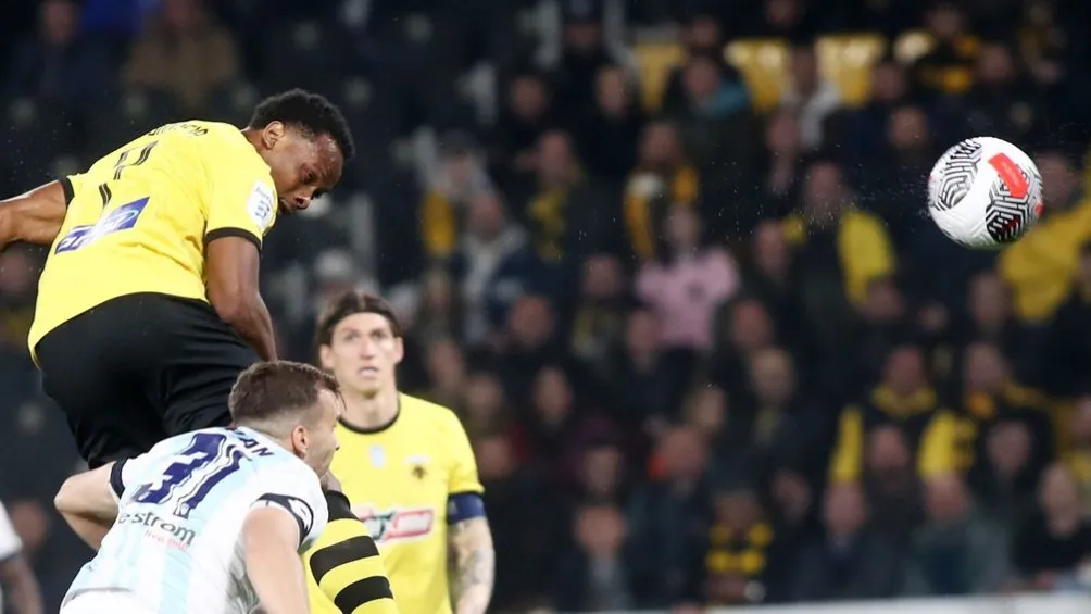 X: @AEK_FC_OFFICIAL Levi Garcí marcó un doblete