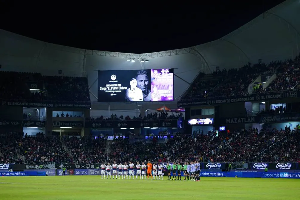 Minuto de silencio en el Mazatlán vs Chivas