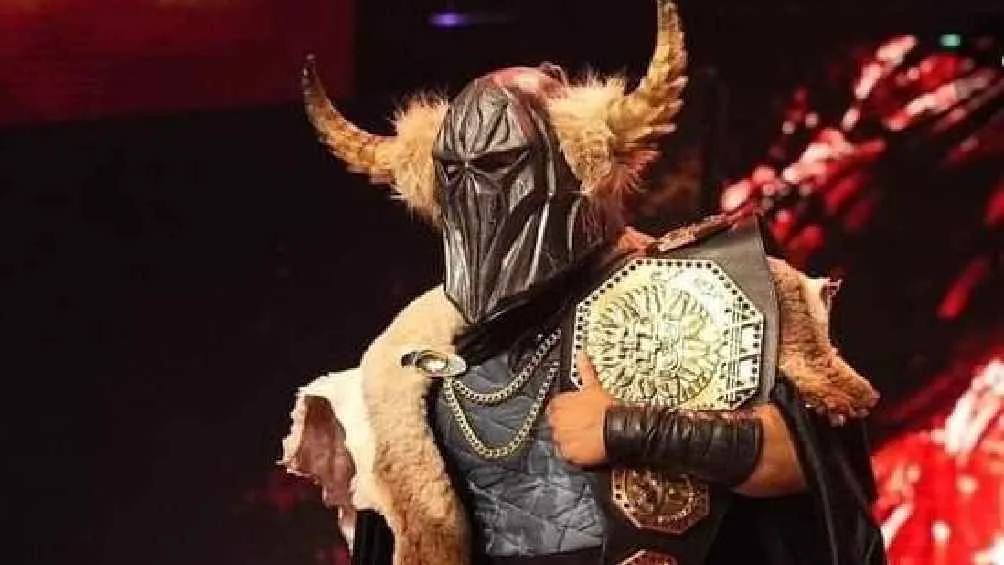 TWITTER @vikingo_aaa No pudo acabar la pelea