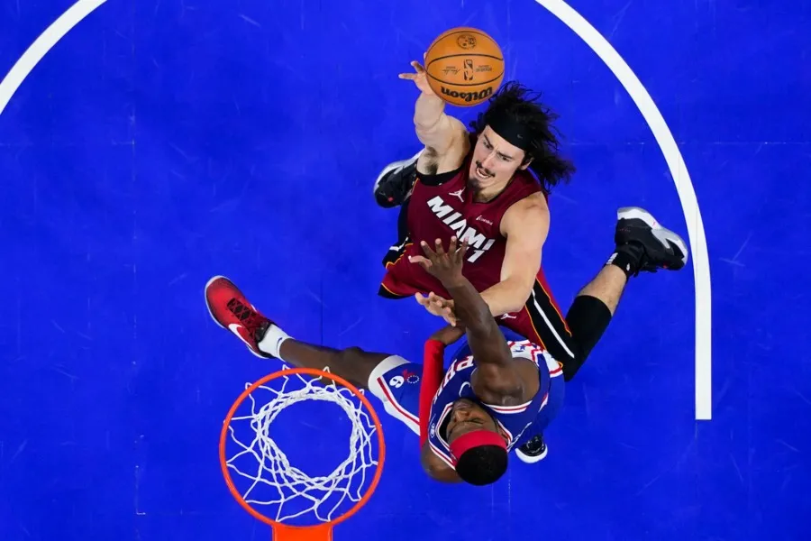 Jaime Jáquez Jr. en un duelo ante 76ers