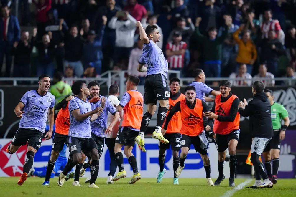 Mazatlán rescató el empate frene a Chivas