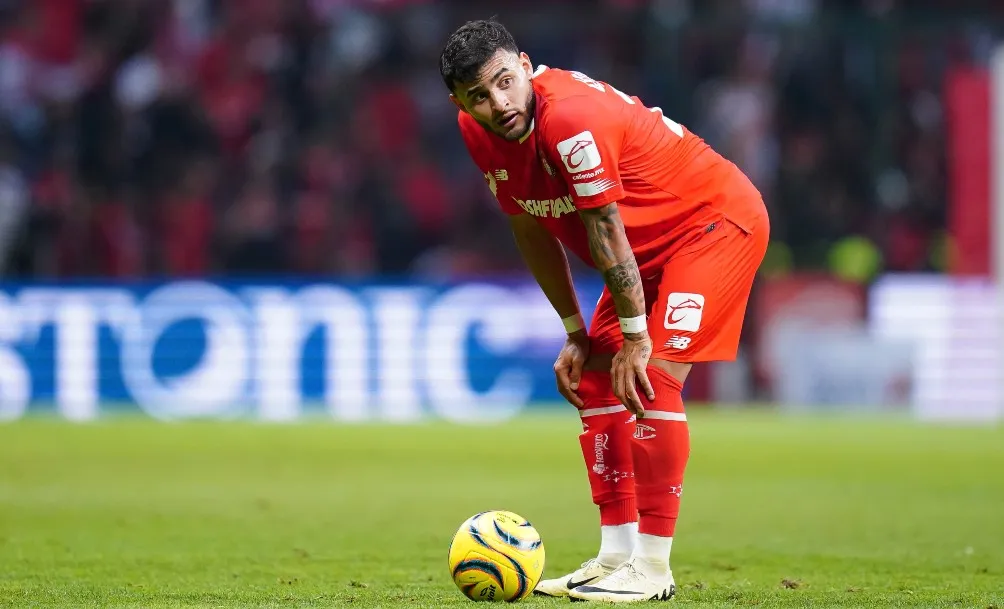 Alexis Vega durante un partido