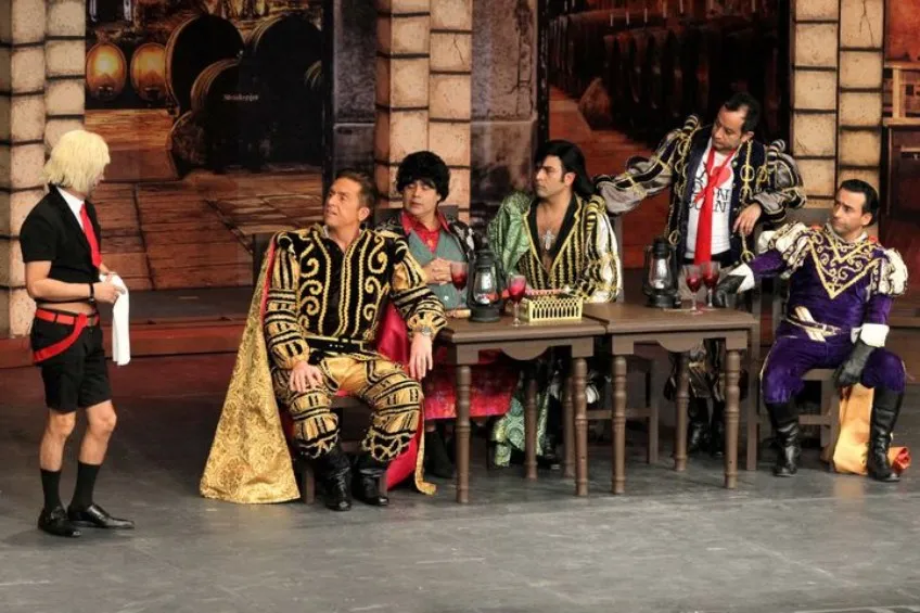 Ambos conductores trabajaron juntos en la obra de teatro 'El Tenorio'.