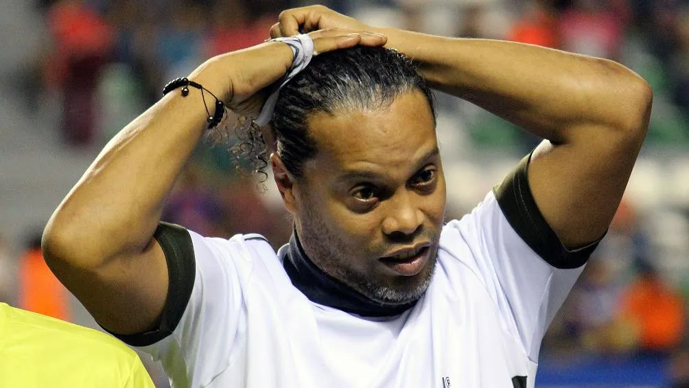 Ronaldinho no pierde la magia