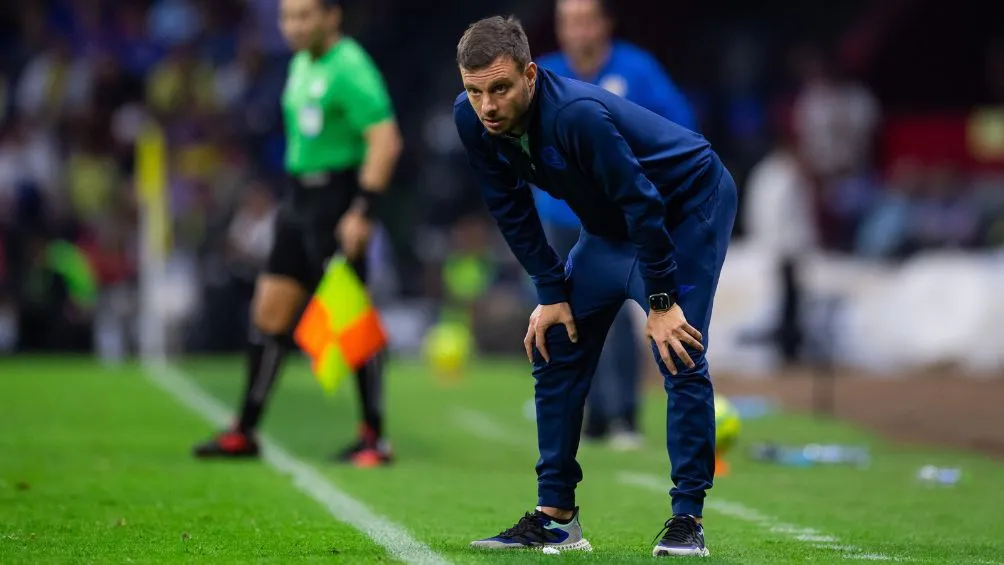 Martín Anselmi durante el partido ante América