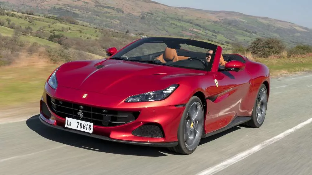 El Ferrari inmiscuido en el accidente es modelo Portofino M, con valor de más de 4 mdp.