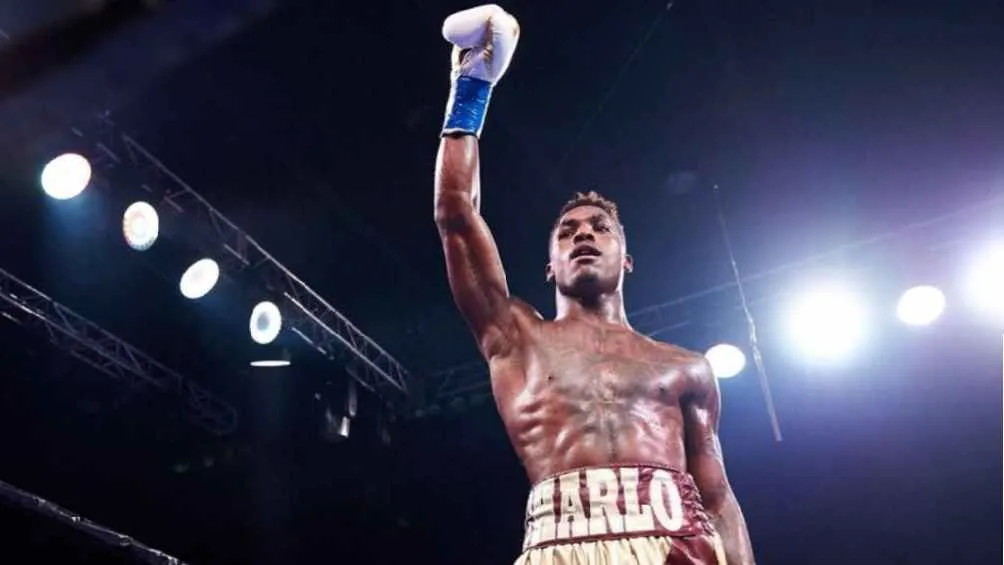 Canelo apunta a enfrentar a Charlo