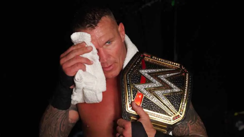 TWITTER @RandyOrton Criticó a ala persona del video