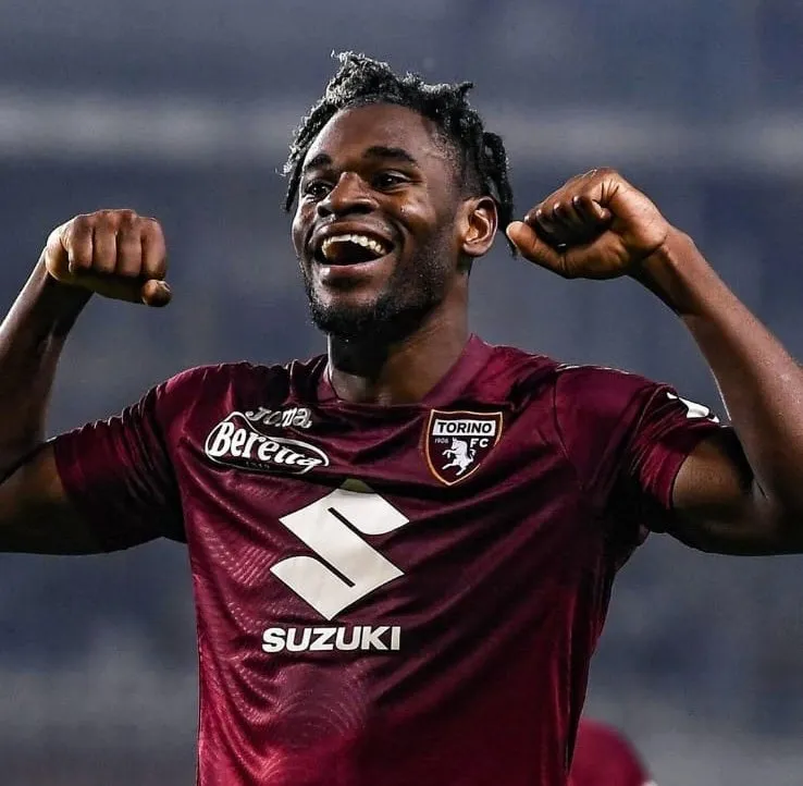 Duvan Zapata festeja un gol