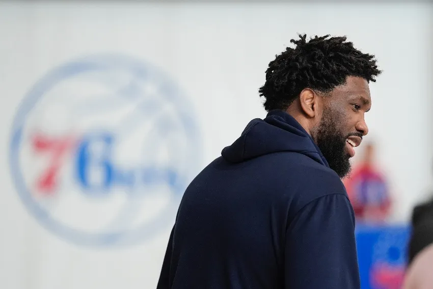Embiid tiene pensado regresar con 76ers en la NBA