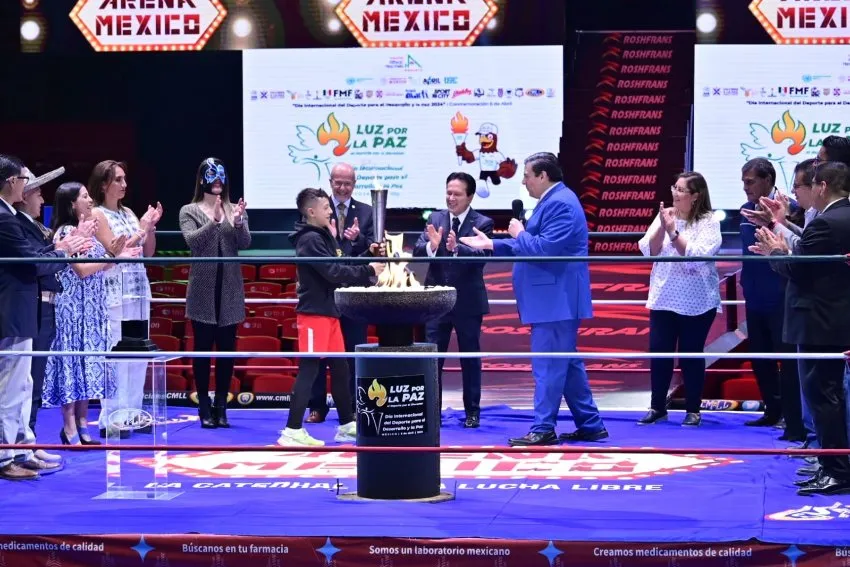 Encendido de la antorcha por La Paz y Bienestar