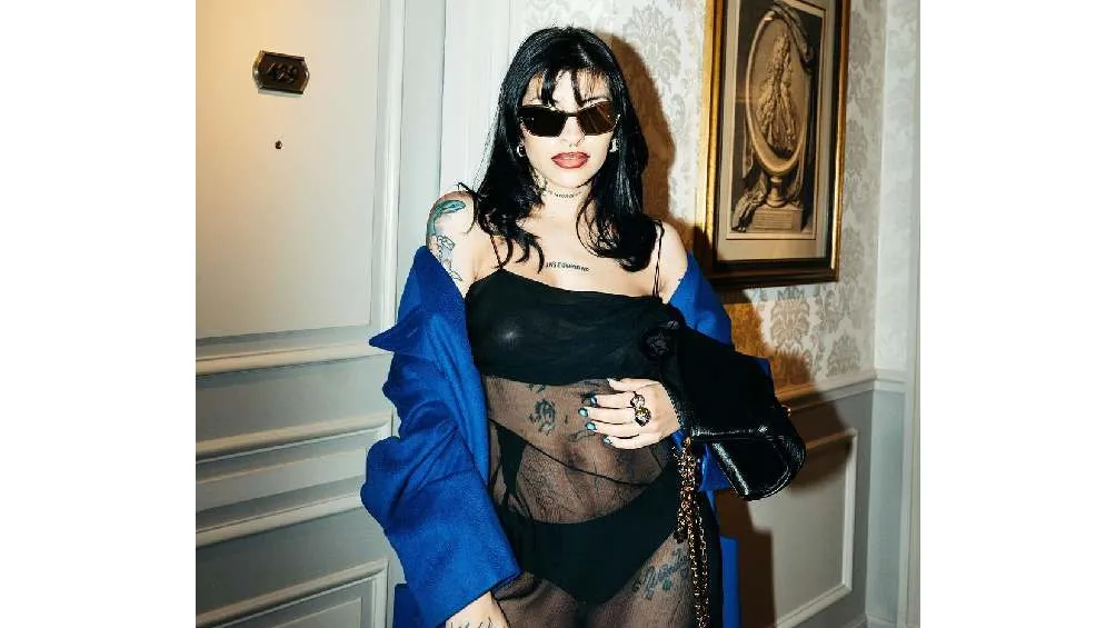 Cazzu subió más fotos en las que deja ver que no está embarazada como se creía.