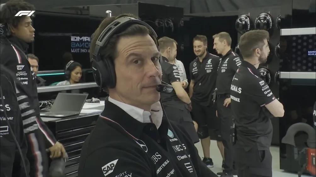 X: @F1 Toto Wolff durante las prácticas libres en Baréin