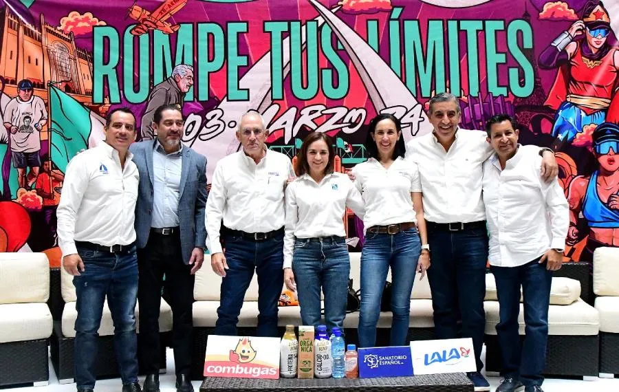 Alfredo Alemán (extremo izquierda) en presentación del Maratón Lala