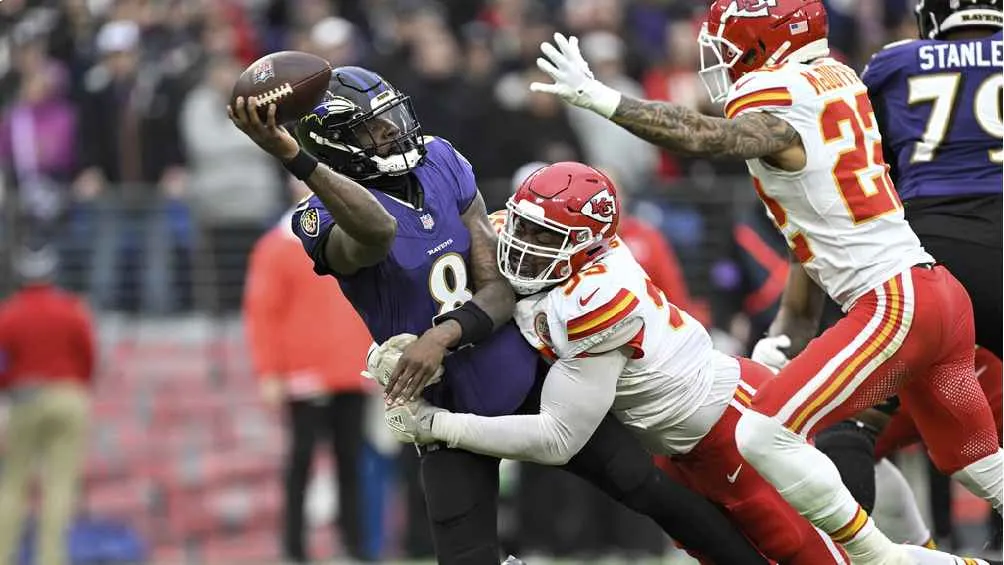 Chris Jones no tiene contrato