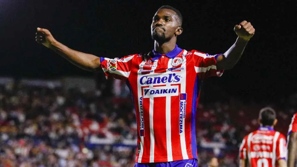 Vitinho abrió el marcador