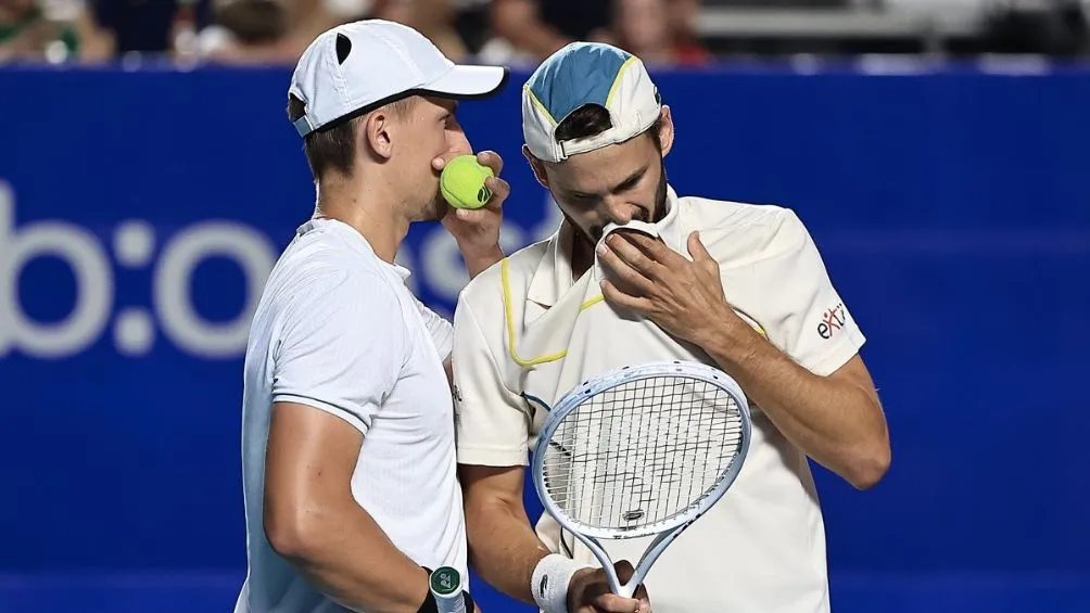 abiertomexicanodetenis.com La pareja campeona durante el partido