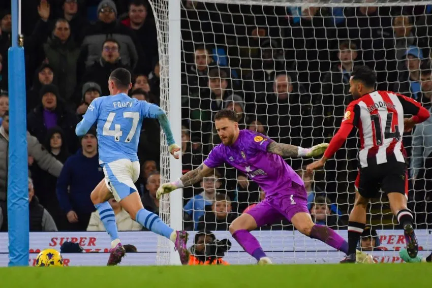 City quiere seguir firme como escolta de Liverpool