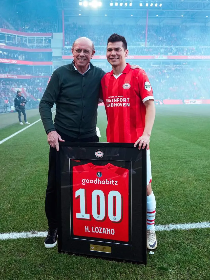 @PSV Lozano llegó a 100 partidos con PSV