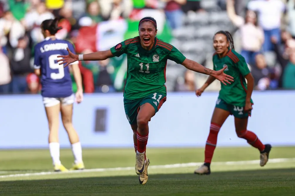 MEXSPORT Ovalle en el festejo de su primer tanto