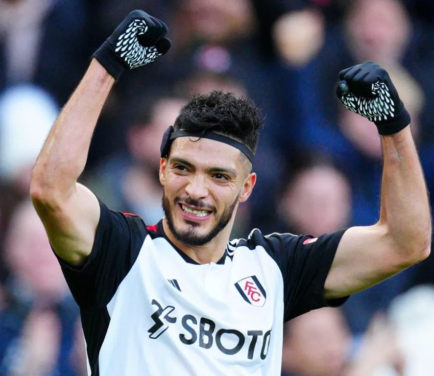 Jiménez en celebración de gol