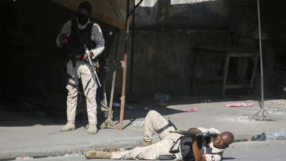 La policía haitiana busca controlar la situación en la capital del país.