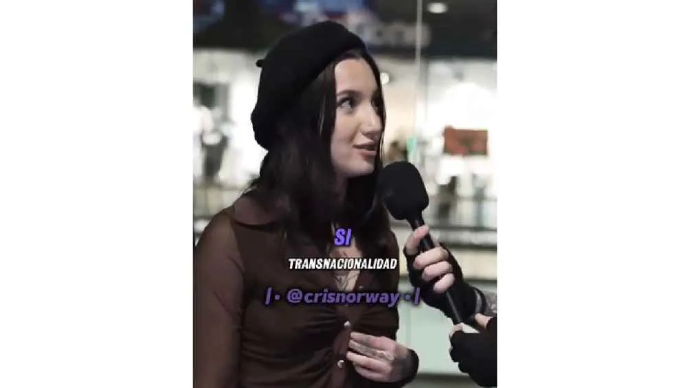 La chica fue severamente criticada por negar su nacionalidad colombiana.