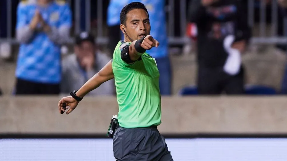 Said Martínez, central del América vs Chivas