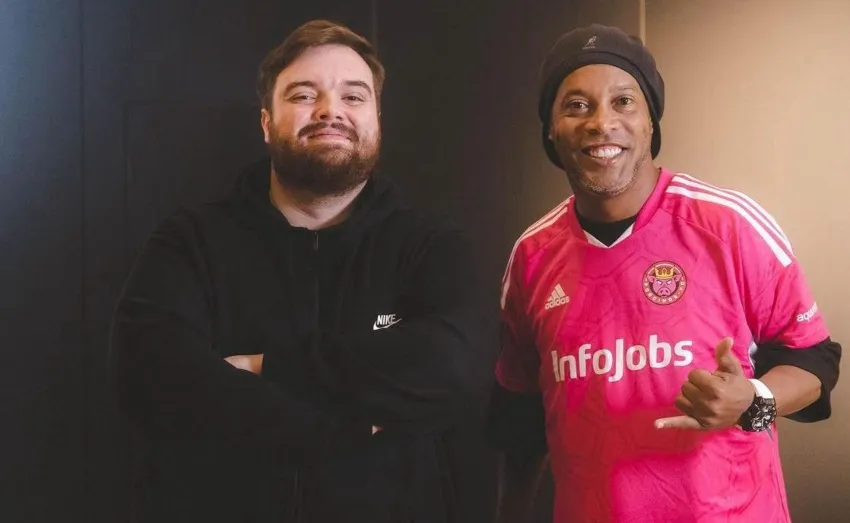 INSTAGRAM: @iballanos Con Ronaldinho