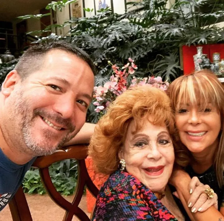 Luis Enrique fue quien dio a conocer el último reporte de salud de su madre.