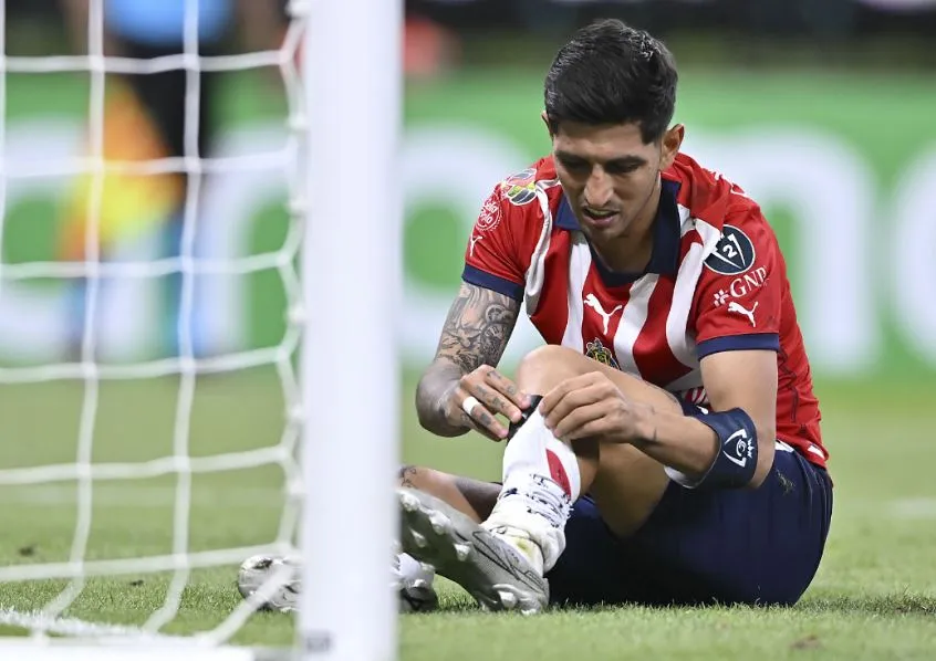 Pocho Guzmán se lamenta tras fallas ante el América