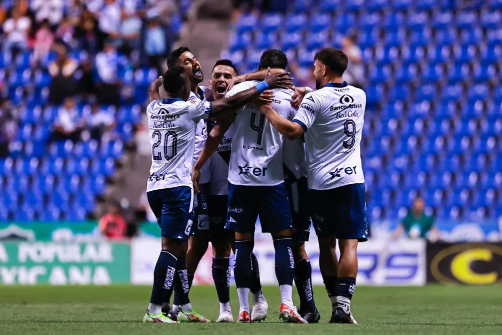 Jugadores de Puebla en celebración