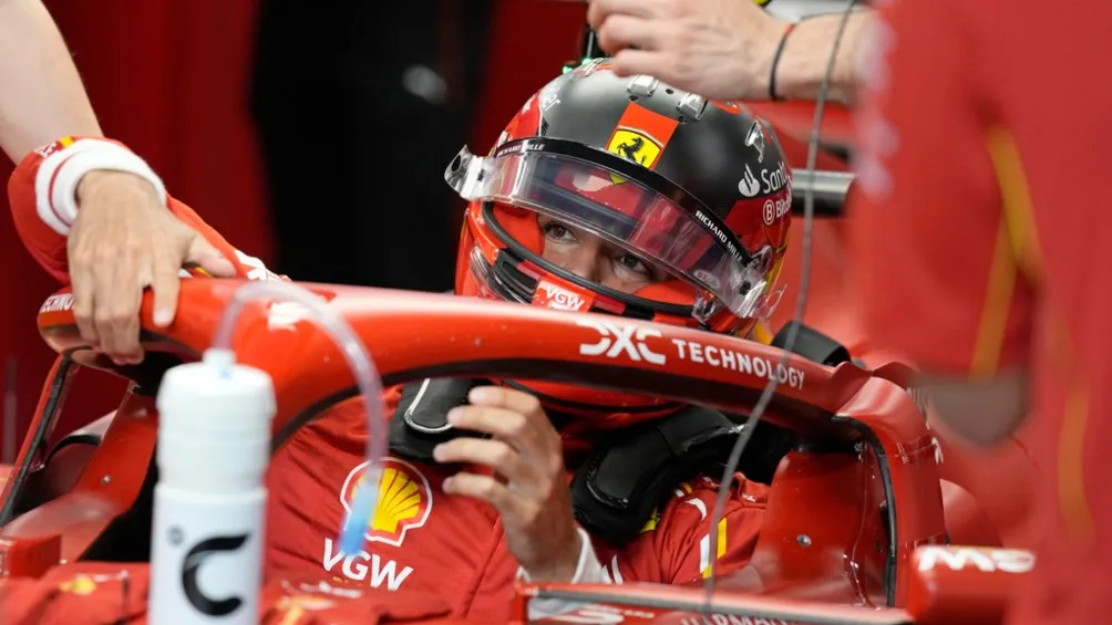 Sainz saldrá de Ferrari en 2025