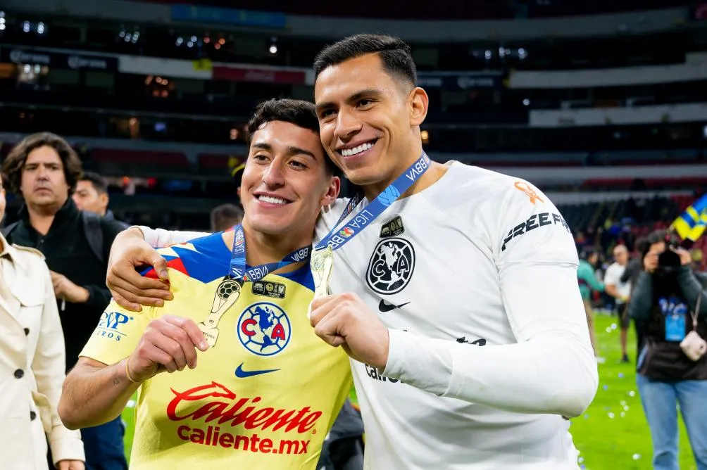 Zendejas y Malagón tras ganar la Final ante Tigres