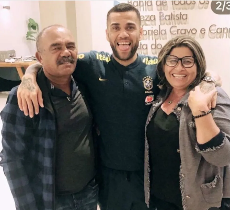 Dani Alves con su madre