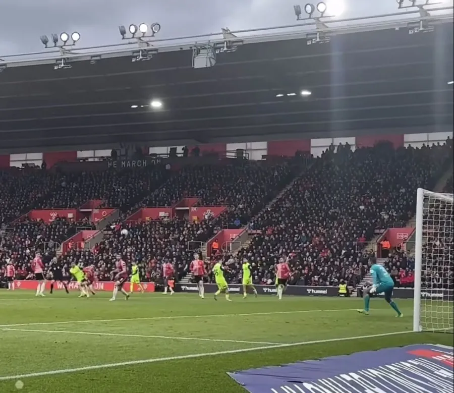 Jobe anotó un golazo ante Southampton