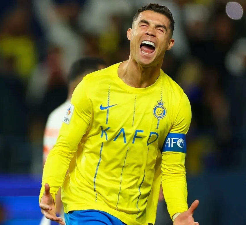 El astro portugués festando gol