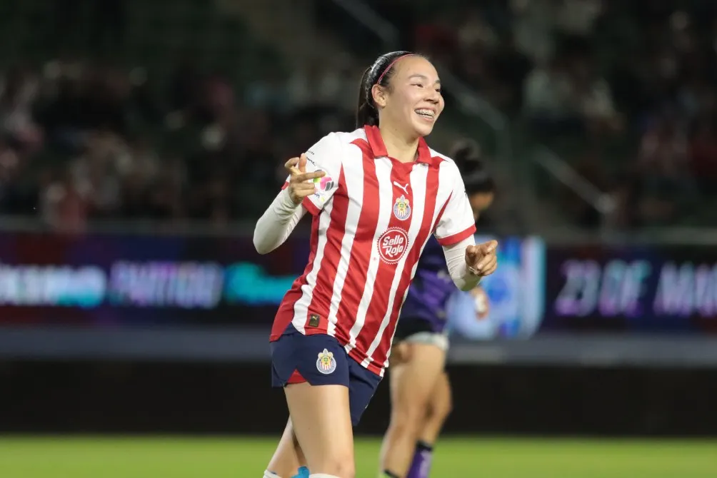 Gaby Valenzuela en el festejo de su gol