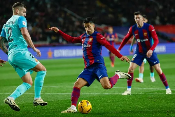 Joao Cancelo durante un partido