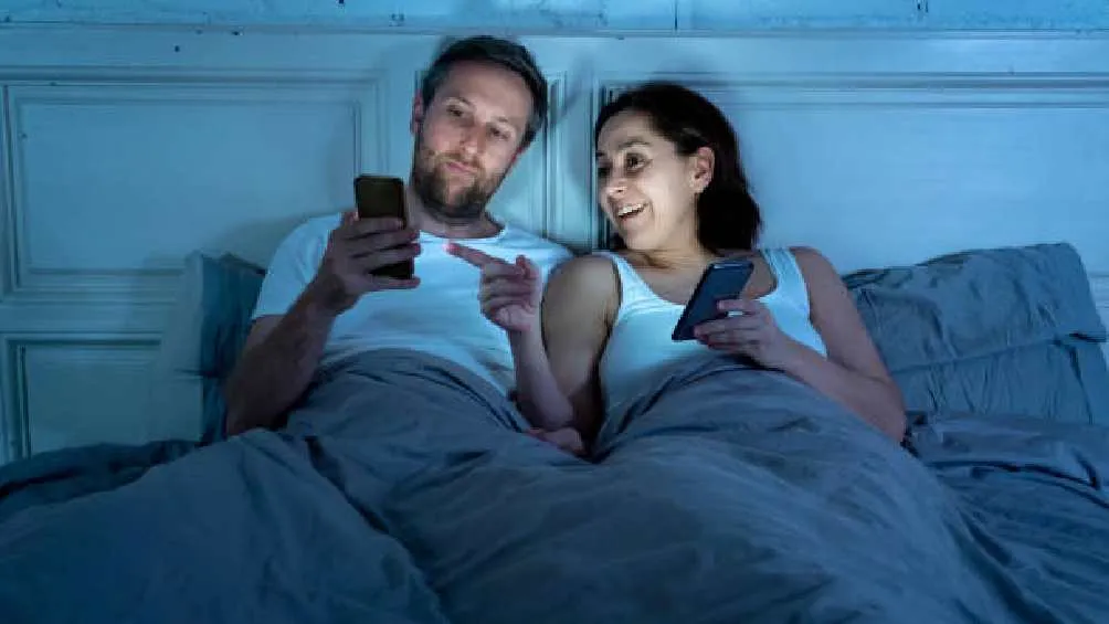 Pixabay El estrés, trabajo, ritmo de vida y hasta los dispositivos electrónicos quitan horas al sueño.