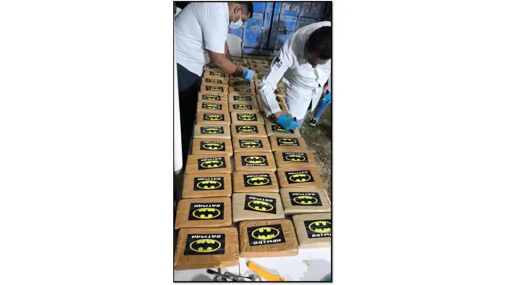 Aún no se sabe la razón por la que los paquetes con droga llevaban la figura de Batman.