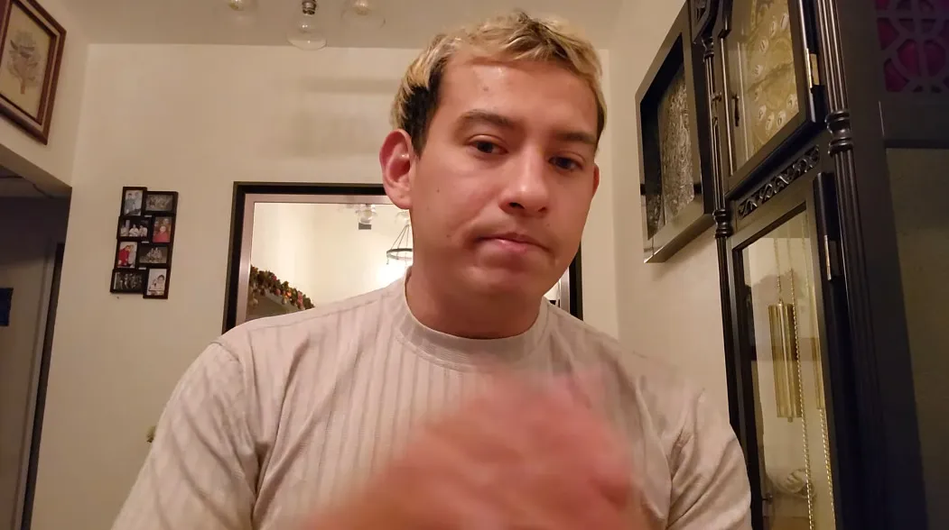 Abraham abrió una cuenta para que le depositen dinero.