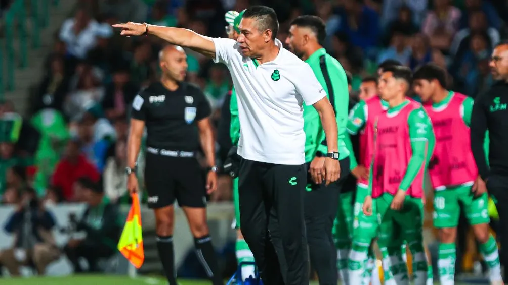 Ambriz en el partido ante Cruz Azul