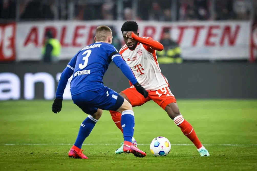 El canadiense durante un partido de Bundesliga