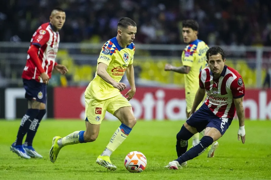 Chivas ya no siguió con el dominio ante América en el 2T