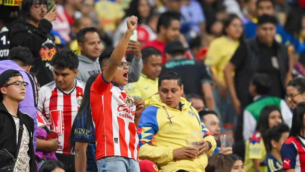 En las gradas la afición se comportó de buena manera