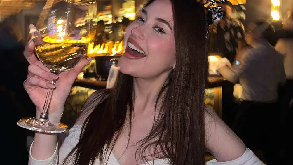 Fernanda Blaza señaló a su exnovio Werevertumorro se haberle robado dinero.