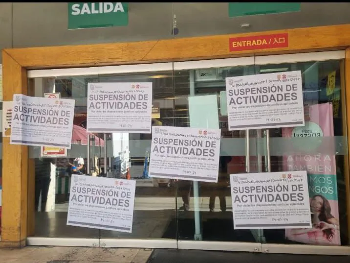 X: @AkashaJimenez21 No se sabe hasta cuándo abriran la plaza comercial.