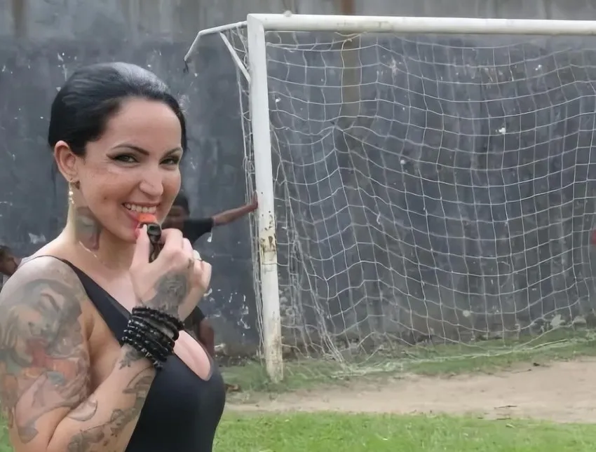 Ya silbó un partido de futbol