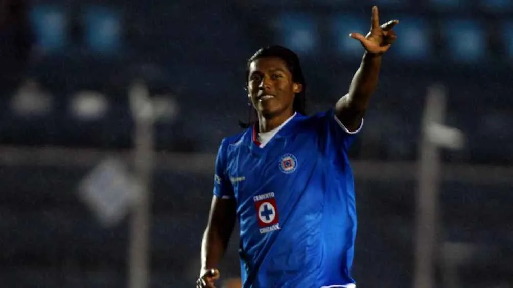 No olvidan su pasado celeste